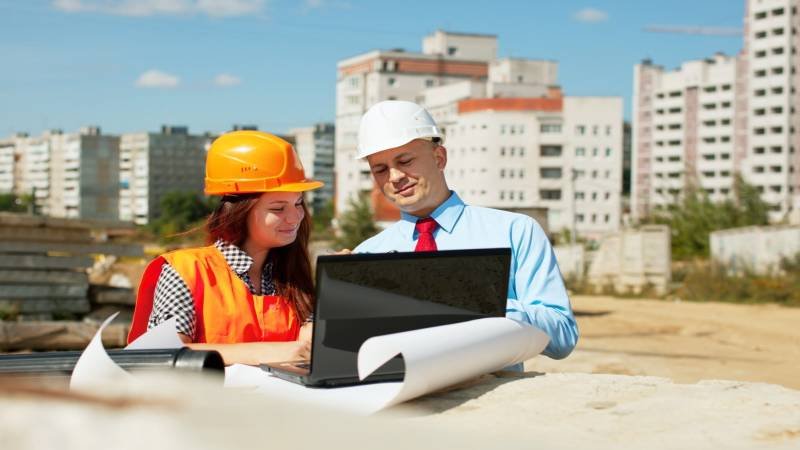 Managing Multiple Construction Projects: Best Tools and Strategies in 2026