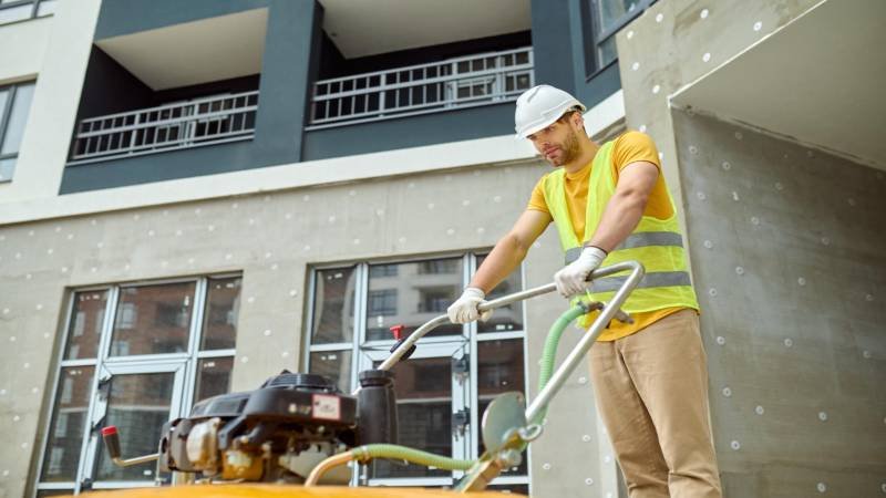 Why Every Homeowner Needs a Reliable Pressure Washing Company Before Summer
